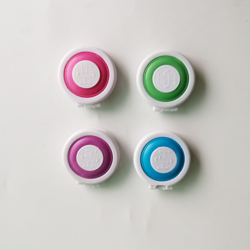 Instant hair color with Temporary Hair Dye Mascara—vibrant, easy, and available now in-store! image 9