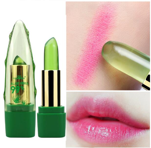 "Transform with Best Lip Plumper Lip Gloss featuring Aloe Vera Gel for vibrant, moisturized lips."