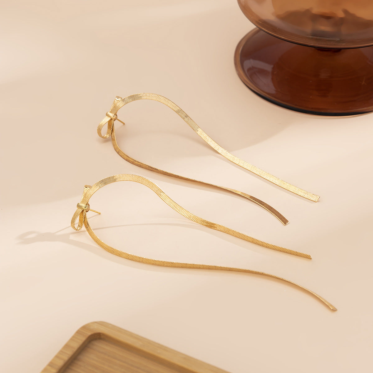 2023 Snake Bone Chain Retro Studs Exaggerated Bow Tassel Earrings