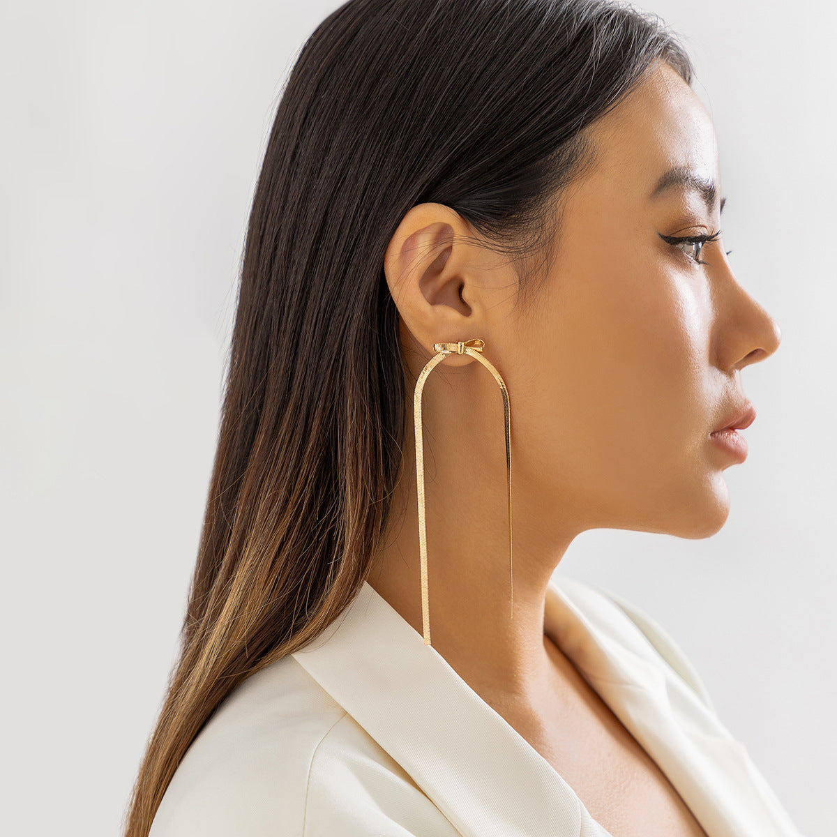 2023 Snake Bone Chain Retro Studs Exaggerated Bow Tassel Earrings
